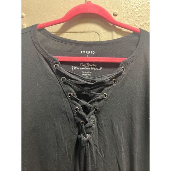 Torrid Black Classic Fit T-Shirt Woman’s Size 3 - Picture 3 of 9